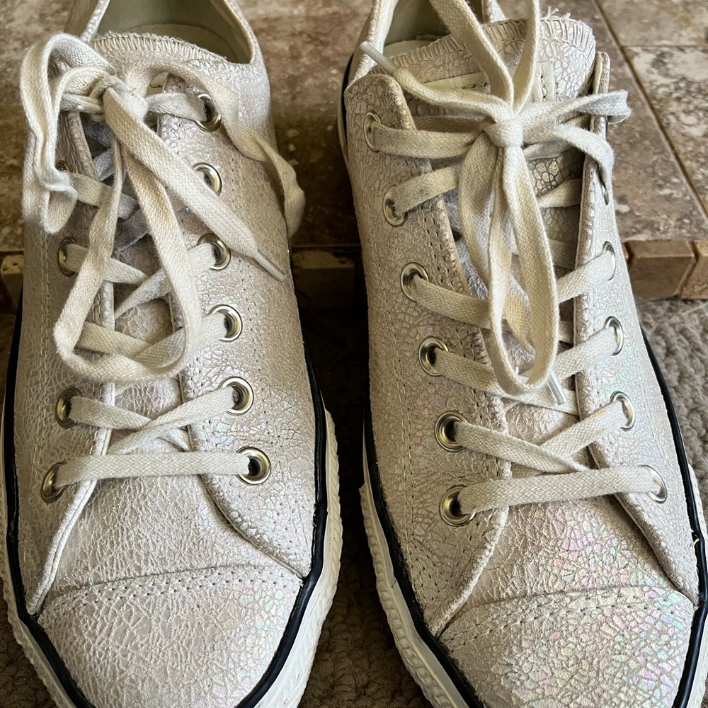 Converse All Star women’s leather Iridescent White Lace-Up Sneakers